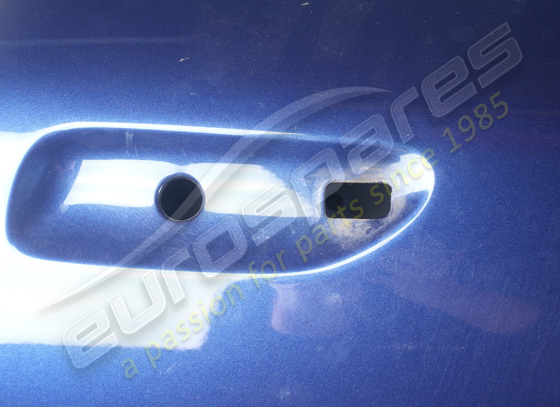 GEBRAUCHT FERRARI RECHTE SEITENTÜR. TEILENUMMER 88008011 (3) gebraucht ferrari rechte seitentür. teilenummer 88008011 (3)