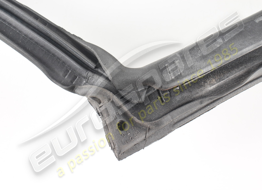 GEBRAUCHT ASTON MARTIN DICHTUNGSLEISTENBAUGRUPPE, TÜR, LINKS TEILENUMMER 6G33C20709AH (4) gebraucht aston martin dichtungsleistenbaugruppe, tür, links teilenummer 6g33c20709ah (4)