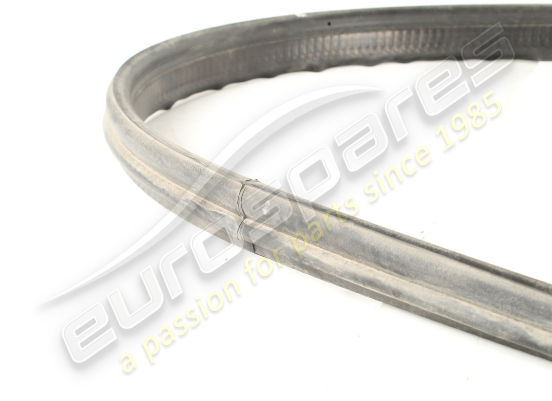 GEBRAUCHTE FERRARI DICHTUNG FÜR DAS KOFFERRAUMFACH. TEILENUMMER 819615 (2) gebrauchte ferrari dichtung für das kofferraumfach. teilenummer 819615 (2)