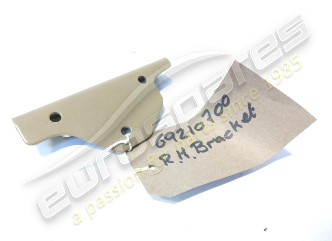 neue maserati-halterung. teilenummer 69210700 (1)