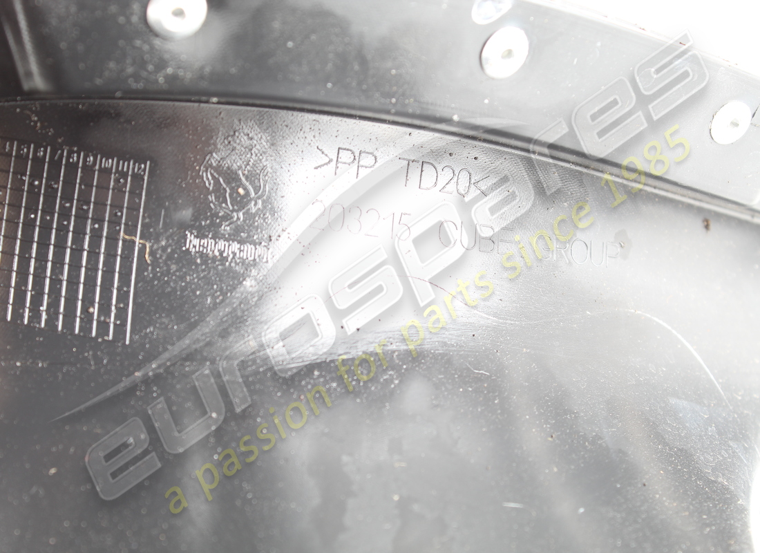 GEBRAUCHT FERRARI CONVOGLIATORE POSTERIORE DX. TEILENUMMER 770238 (3) gebraucht ferrari convogliatore posteriore dx. teilenummer 770238 (3)