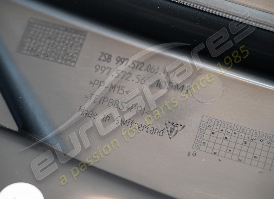 neue porsche abdeckung lhd | fahrgestell (pr:098). teilenummer 99757256310fmt (5)