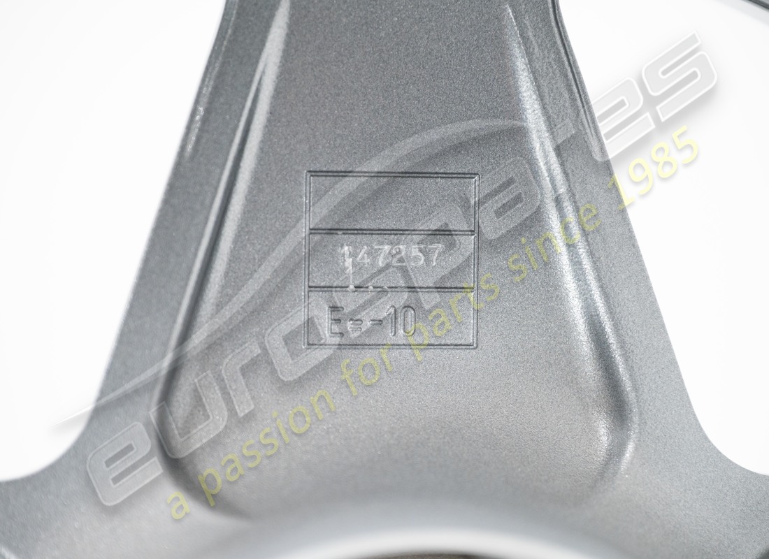 NEUE FERRARI ERSATZRADFELGE. TEILENUMMER 147257 (7) neue ferrari ersatzradfelge. teilenummer 147257 (7)