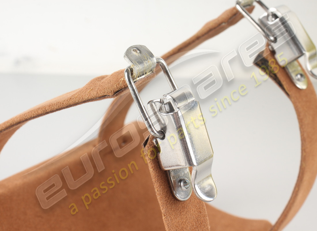 neue ferrari-halterung. teilenummer 86686429 (5)
