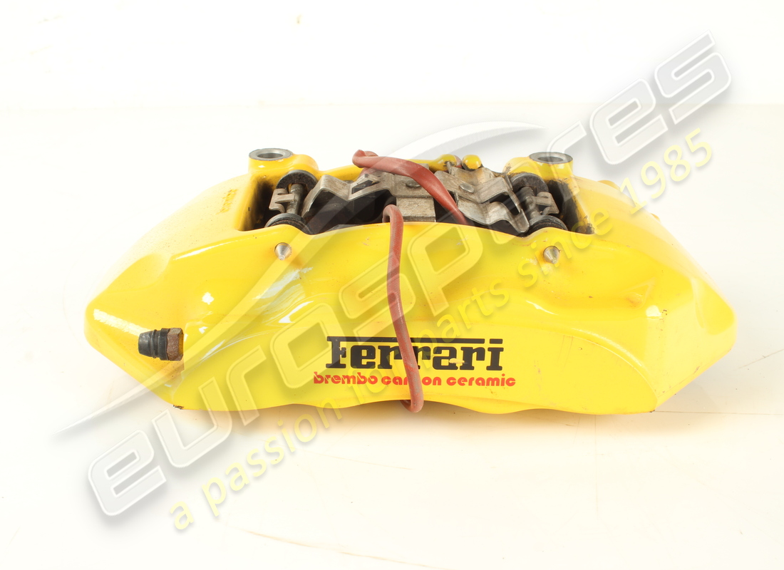 gebrauchter ferrari hinterer rechter bremssattel mit belägen. teilenummer 282926 (1)