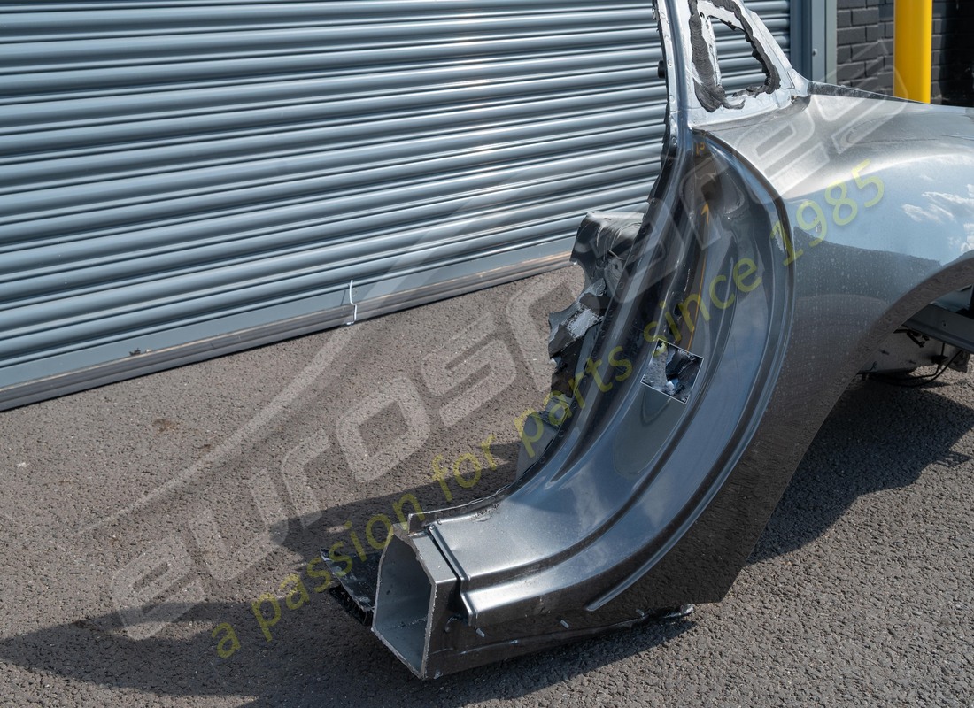 gebraucht eurospares linker heckflügel und fahrgestellhalterung. teilenummer eap1563095 (4)