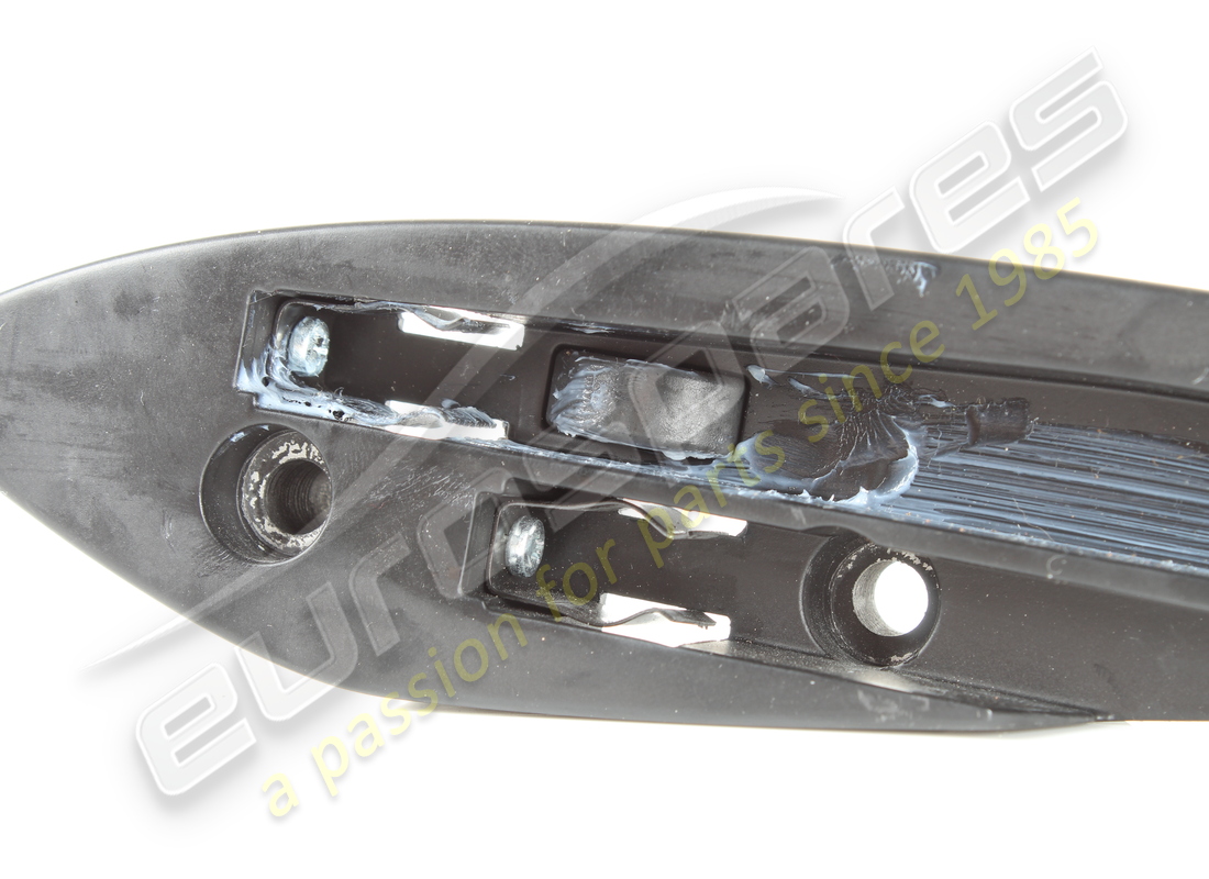 GEBRAUCHT FERRARI RECHTS HUTABLAGE BEFESTIGUNGSBLOCK TEILENUMMER 84866000 (2) gebraucht ferrari rechts hutablage befestigungsblock teilenummer 84866000 (2)