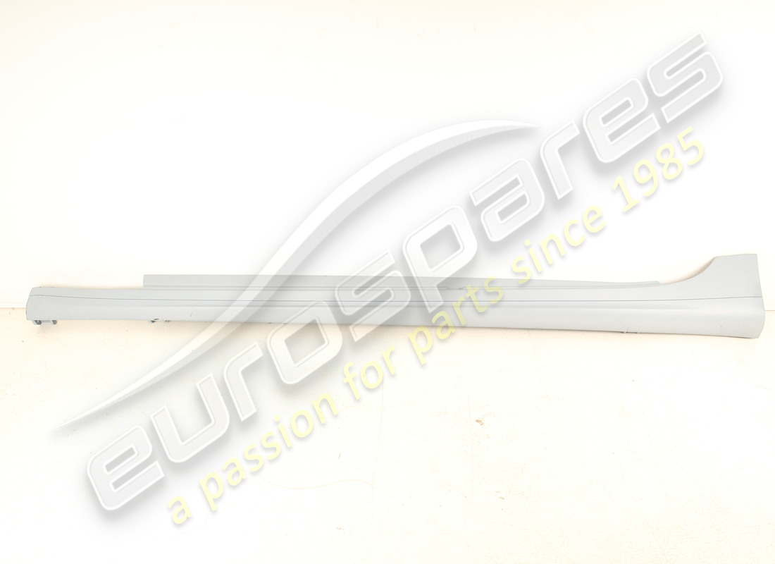 neu maserati linke seitenschweller (grundiert). teilenummer 673000023 (1)