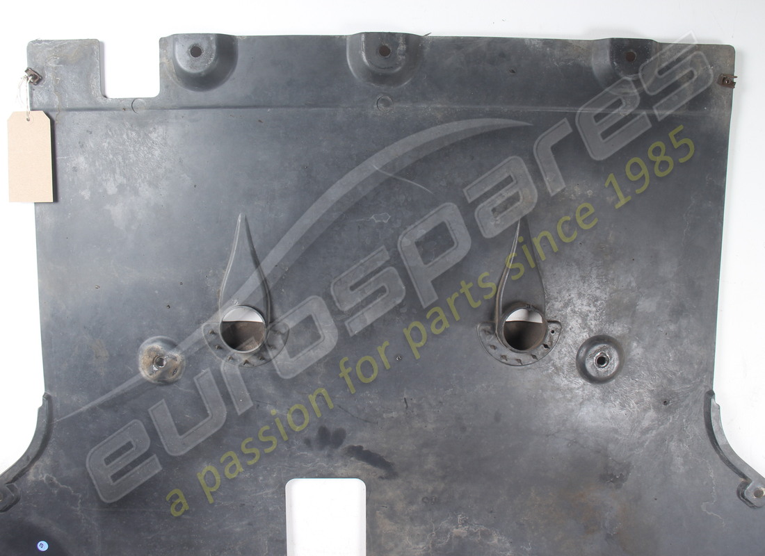 GEBRAUCHT FERRARI VORDERER FLACHER UNTERBODENTEIL. TEILENUMMER 84056800 (5) gebraucht ferrari vorderer flacher unterbodenteil. teilenummer 84056800 (5)