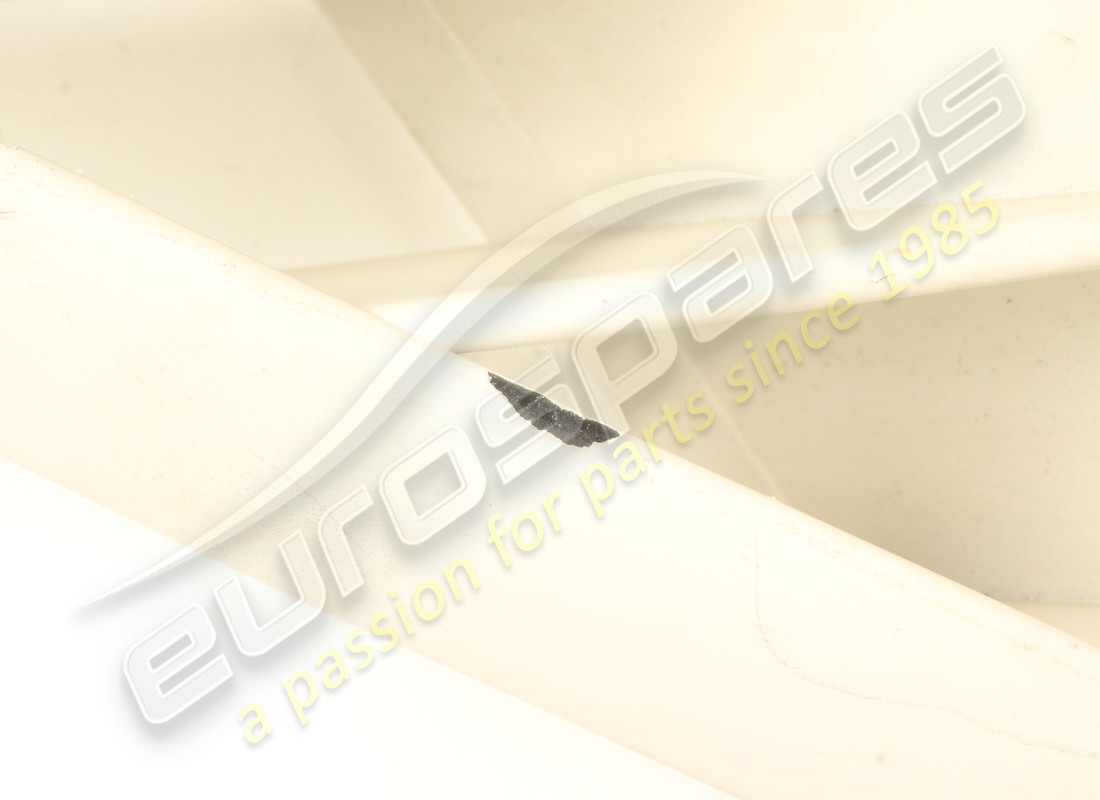 neu ferrari rechtes ansauggitter (kunststoff). teilenummer 60671200 (2)