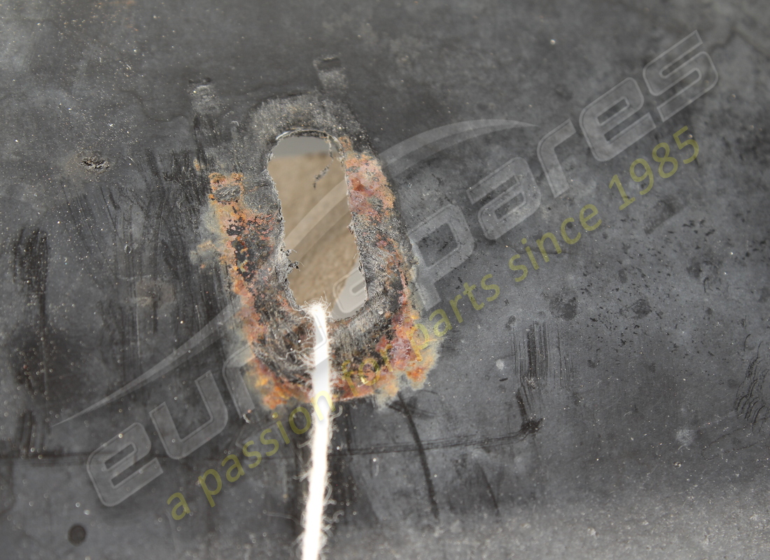 gebraucht ferrari rh gravel guard. teilenummer 64887400 (3)