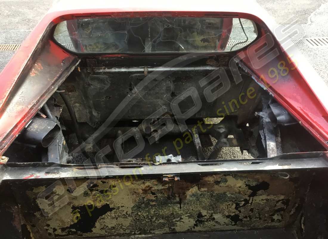 gebraucht: eurospares ferrari 308 gt4 dino (1979) rhd-körper und fahrgestell. teilenummer eap1390100 (8)