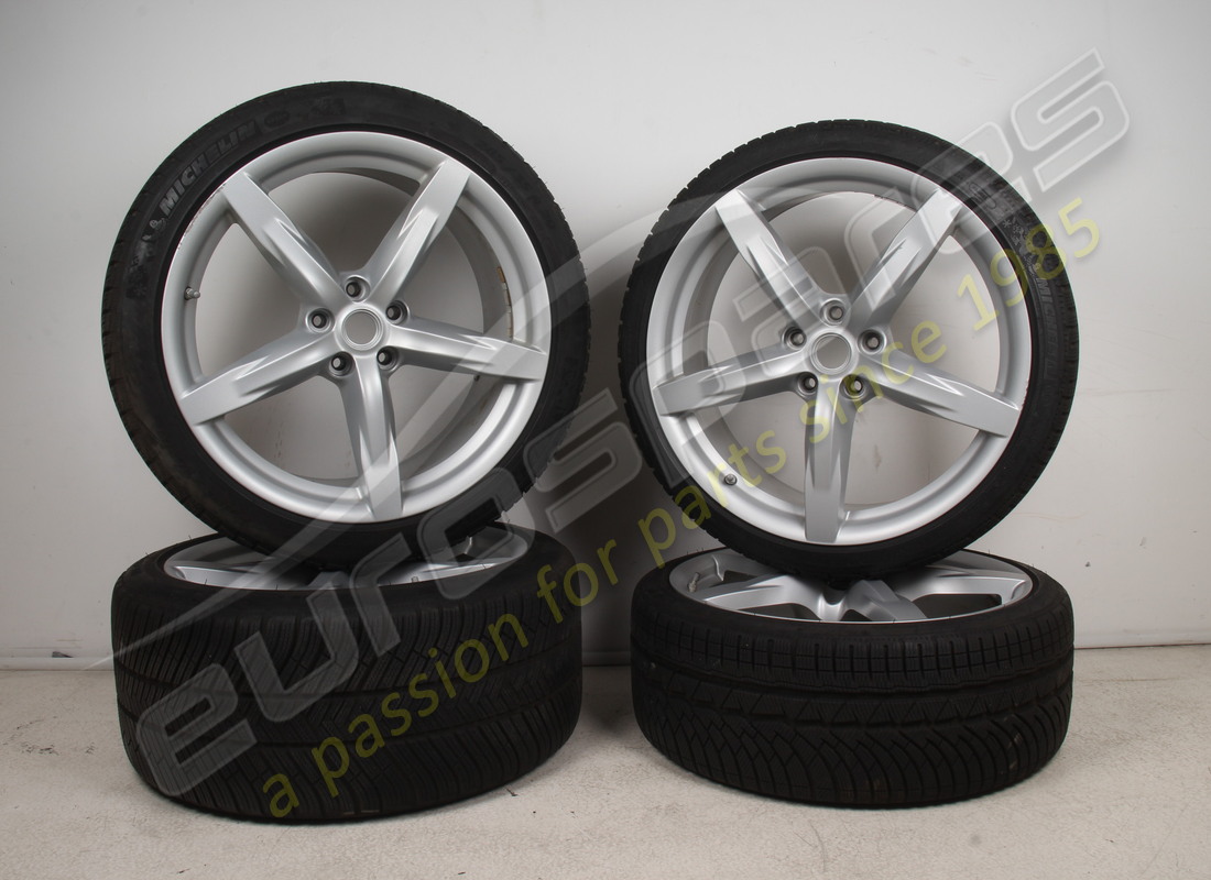 GEBRAUCHT Ferrari GTC4LUSSO MATT SILBERNE FELGEN K . TEILENUMMER 70004725 (1)