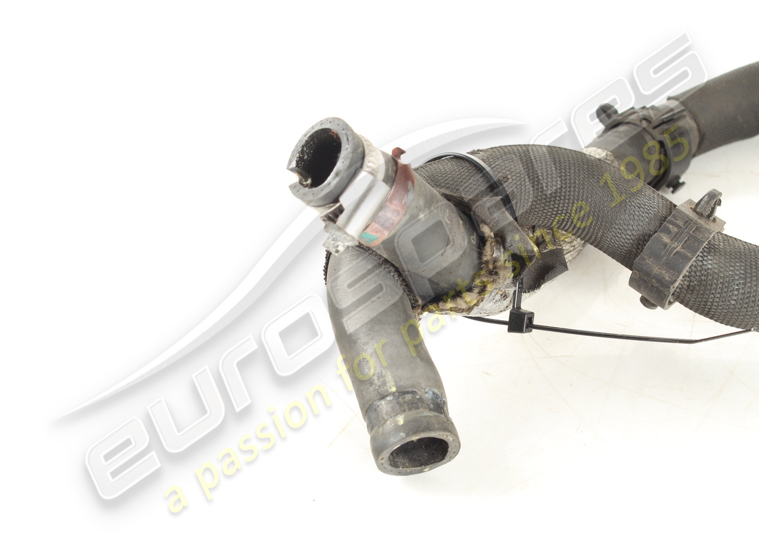 FERRARI ROHR VOM TANK ZUR PUMPE VERWENDET. TEILENUMMER 266608 (2) ferrari rohr vom tank zur pumpe verwendet. teilenummer 266608 (2)