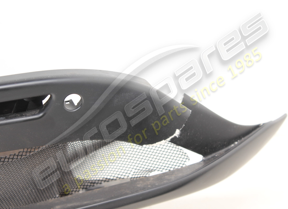 beschädigter ferrari vollständiger diffusor. teilenummer 863539 (4)