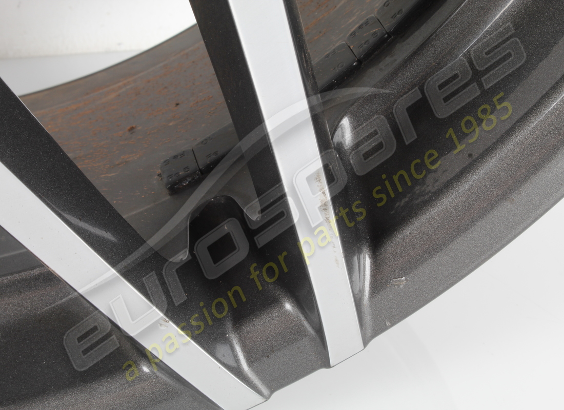 gebrauchtes ferrari vorderrad 20. teilenummer 303333 (6)