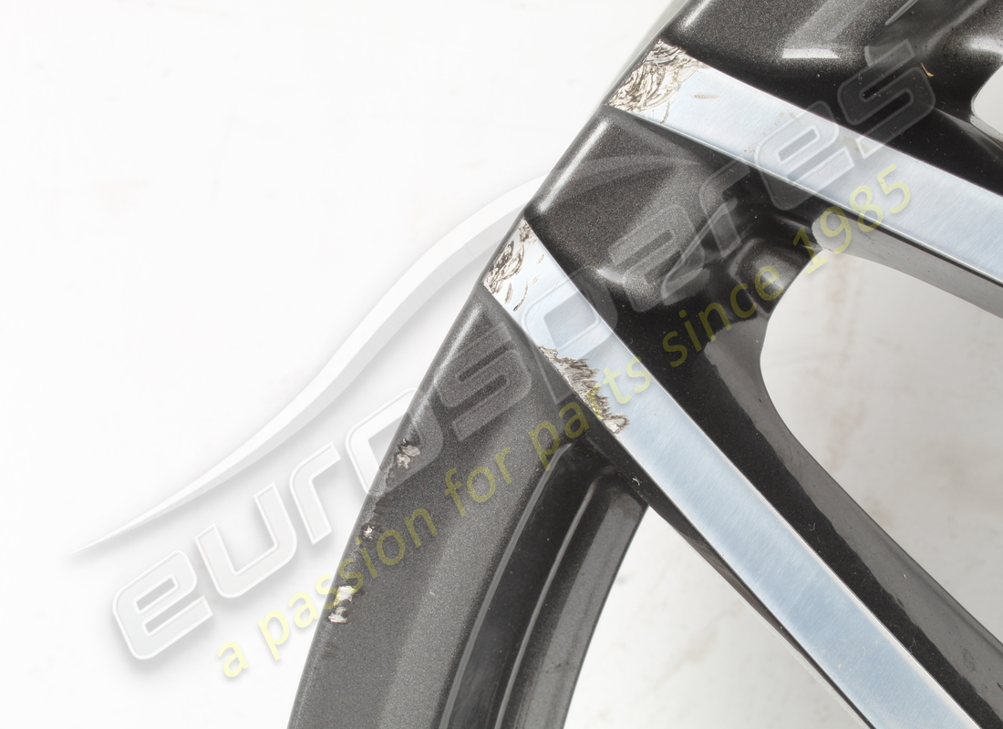 gebrauchtes ferrari vorderrad 20. teilenummer 303333 (5)