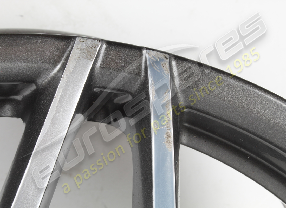 gebrauchtes ferrari vorderrad 20. teilenummer 303333 (7)