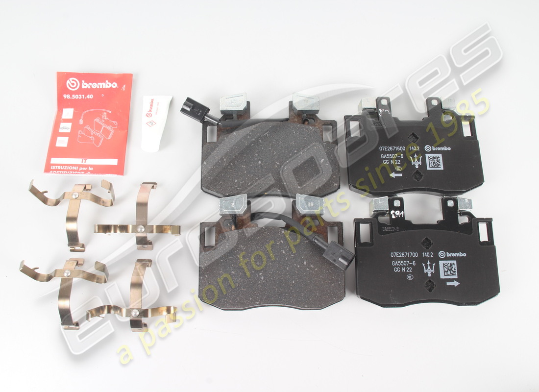 neues maserati frontpad-set. teilenummer 673011098 (1)