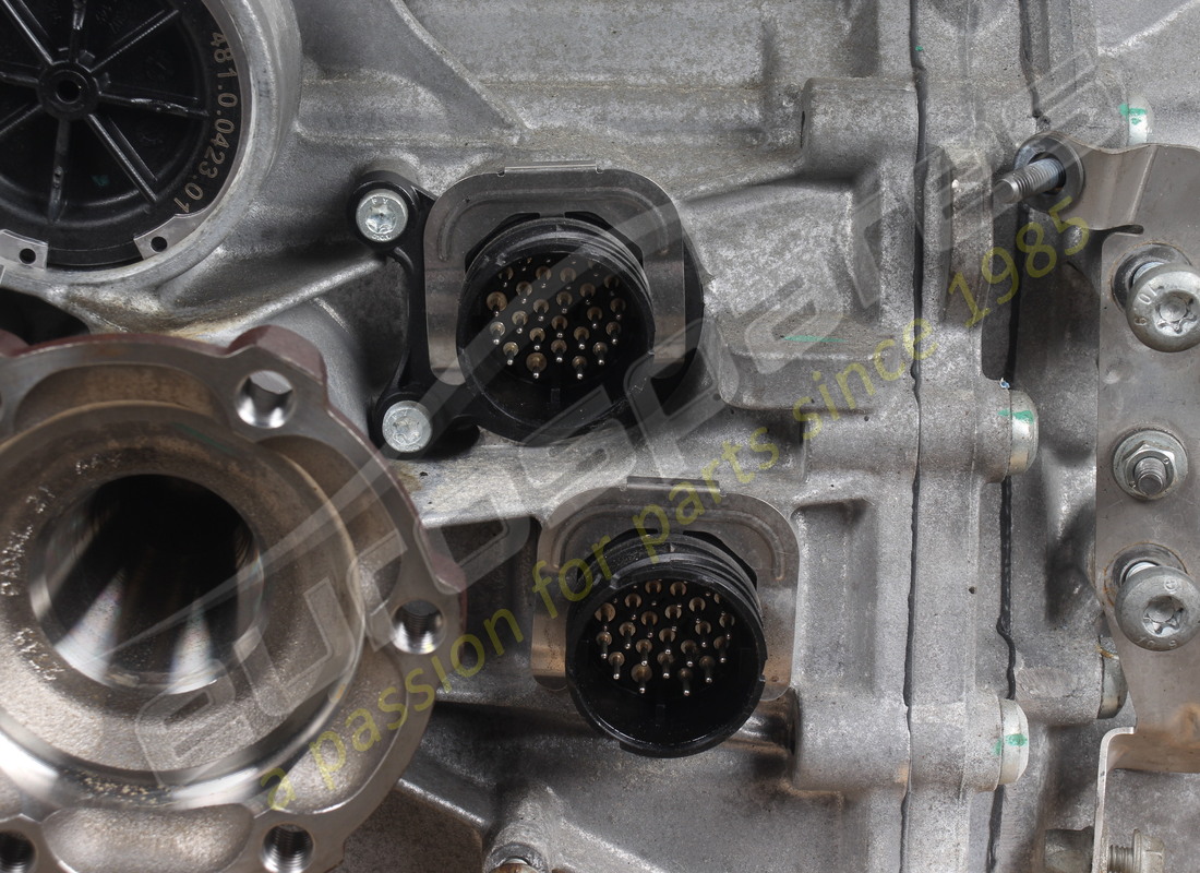 GEBRAUCHTES FERRARI KOMPLETTES DCT-GETRIEBE. TEILENUMMER 864807 (8) gebrauchtes ferrari komplettes dct-getriebe. teilenummer 864807 (8)