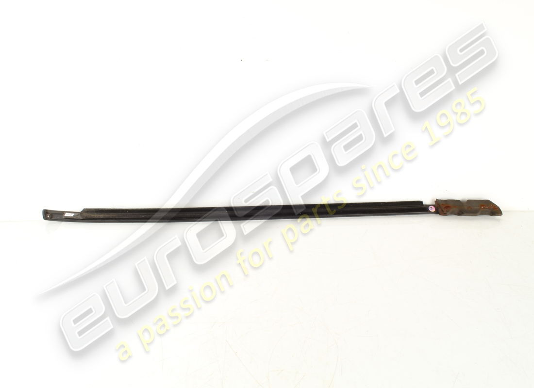 used maserati lh lower front moulding. part number 68473200 (2)