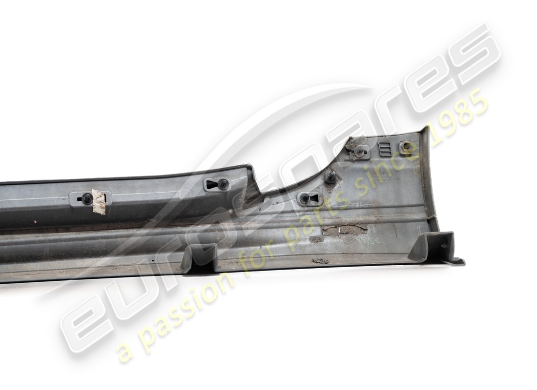 GEBRAUCHT MASERATI RECHTER SEITENSCHWELLER (GRUNDIERT). TEILENUMMER 673000022 (9) gebraucht maserati rechter seitenschweller (grundiert). teilenummer 673000022 (9)