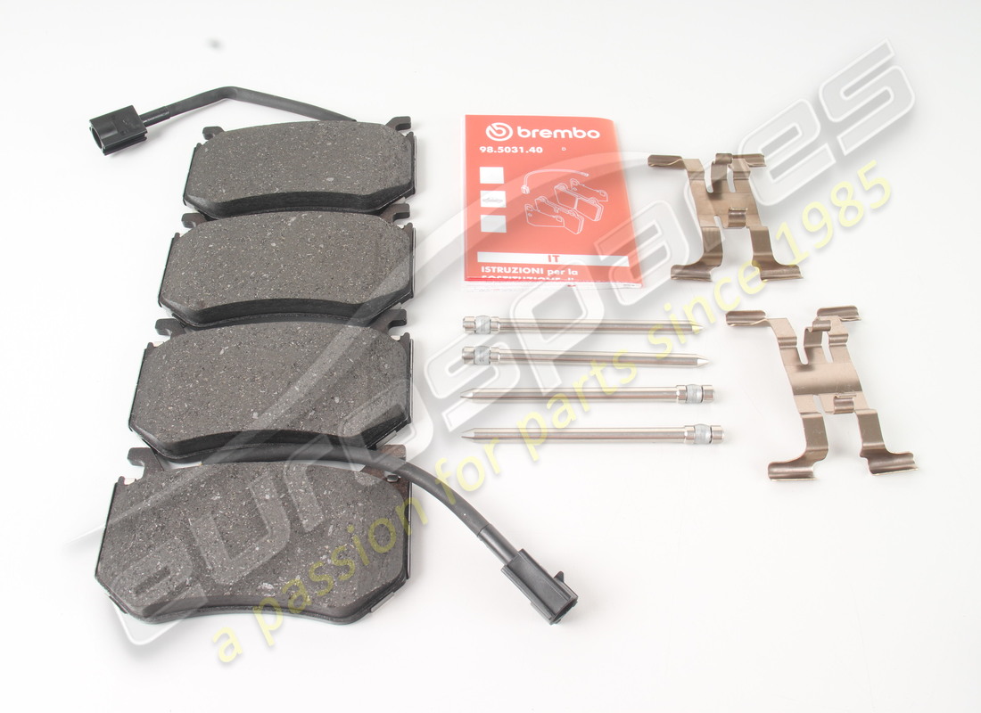 new maserati kit rear brake pads v6. part number 673012868 (1)