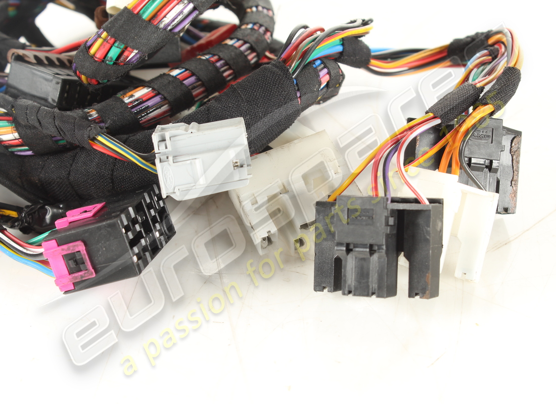 verwendete ferrari tunnelkonsole-anschlusskabel. teilenummer 152184 (4)