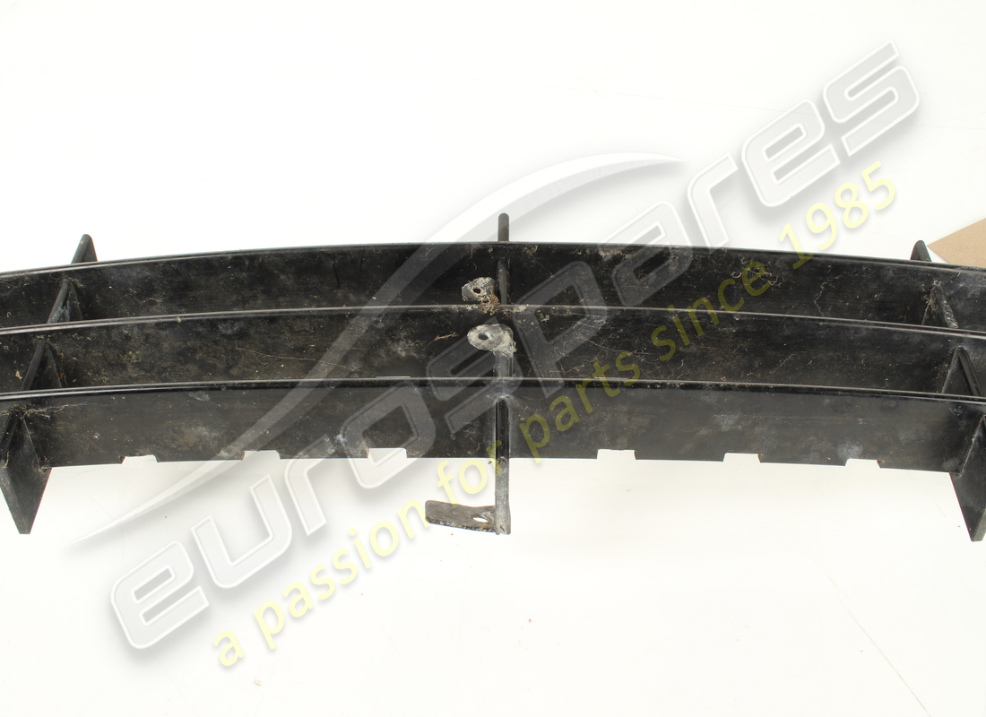 beschädigter ferrari kühlergrill vorne. teilenummer 64909900 (4)