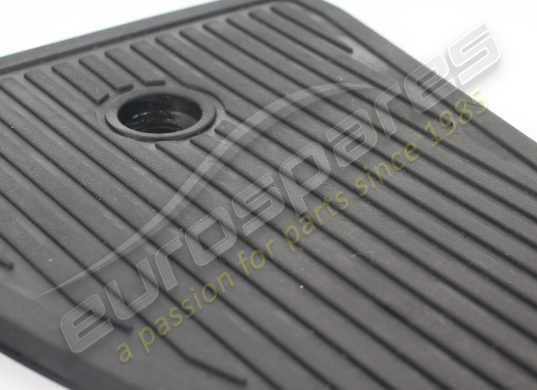 GEBRAUCHT FERRARI FAHRERSEITE FUSSSTÜTZE. TEILENUMMER 849082 (2) gebraucht ferrari fahrerseite fussstütze. teilenummer 849082 (2)