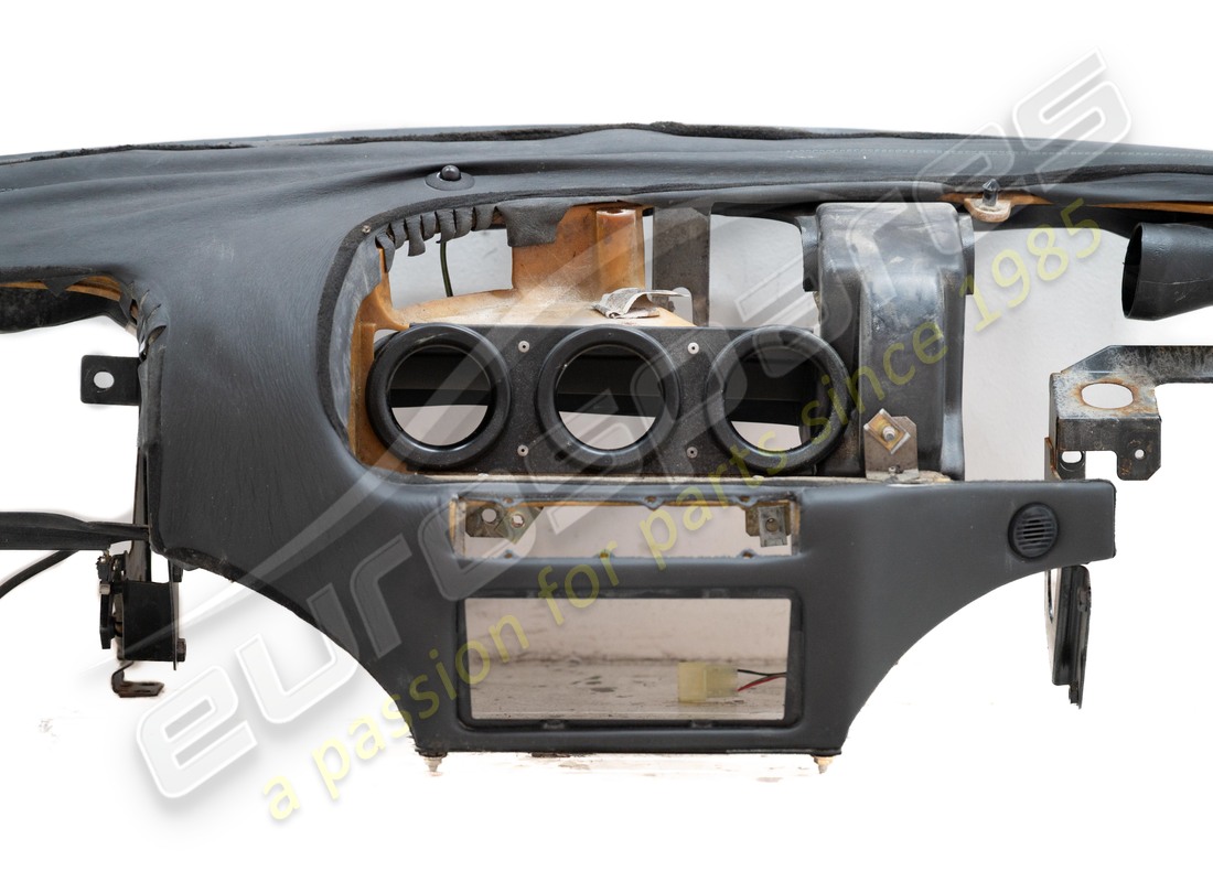 beschädigte ferrari rhd-armaturenbaugruppe in schwarz vm8500. teilenummer 65113800 (4)