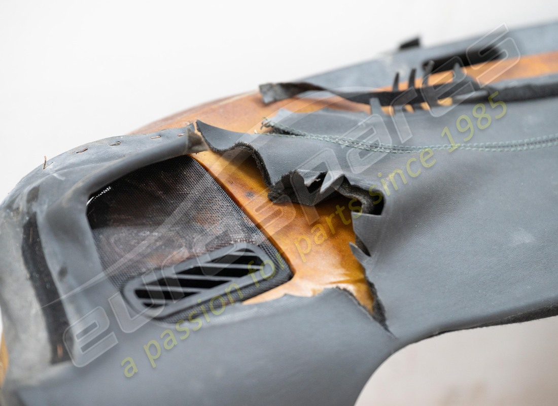 beschädigte ferrari rhd-armaturenbaugruppe in schwarz vm8500. teilenummer 65113800 (6)
