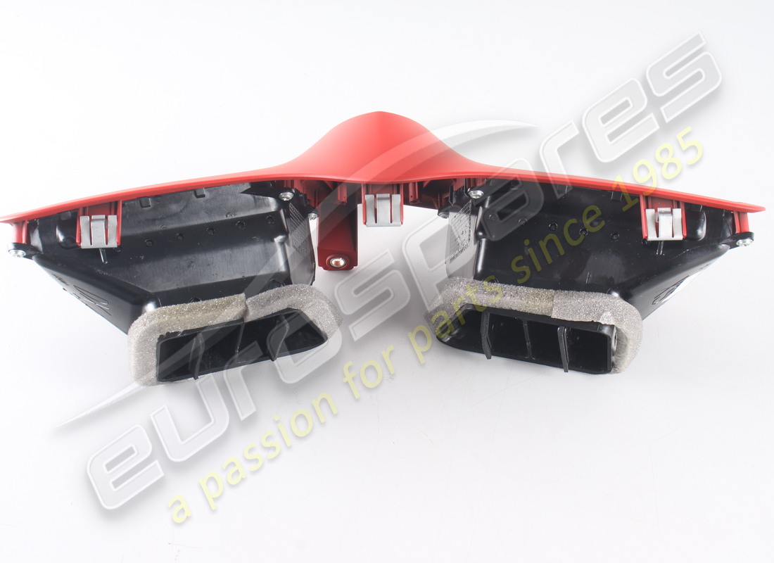 NEU MASERATI MITTLERE ÖFFNUNG, GEFÖRMIG. TEILENUMMER 68233024 (2) neu maserati mittlere öffnung, geförmig. teilenummer 68233024 (2)