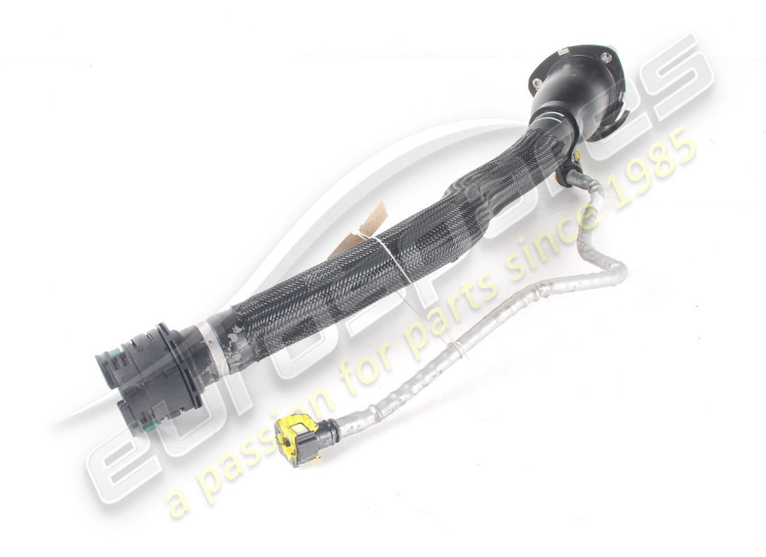 GEBRAUCHTE FERRARI KRAFTSTOFFEINFÜLLROHRBAUGRUPPE. TEILENUMMER 880514 (3) gebrauchte ferrari kraftstoffeinfüllrohrbaugruppe. teilenummer 880514 (3)