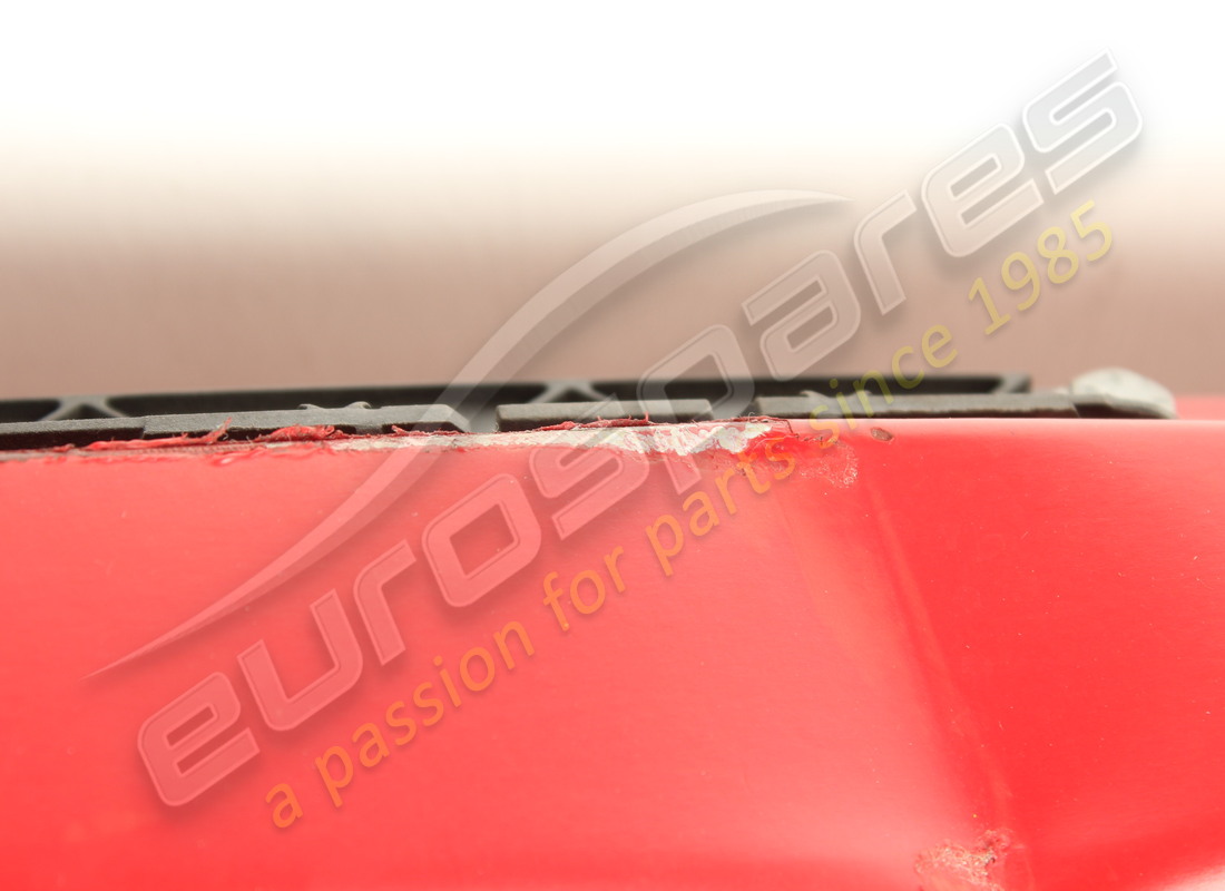 beschädigter ferrari heckspoiler. teilenummer 88891211 (4)