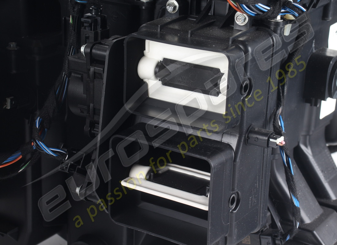 GEBRAUCHTE FERRARI KOMPLETTE KLIMAANLAGE. TEILENUMMER 88330900 (6) gebrauchte ferrari komplette klimaanlage. teilenummer 88330900 (6)