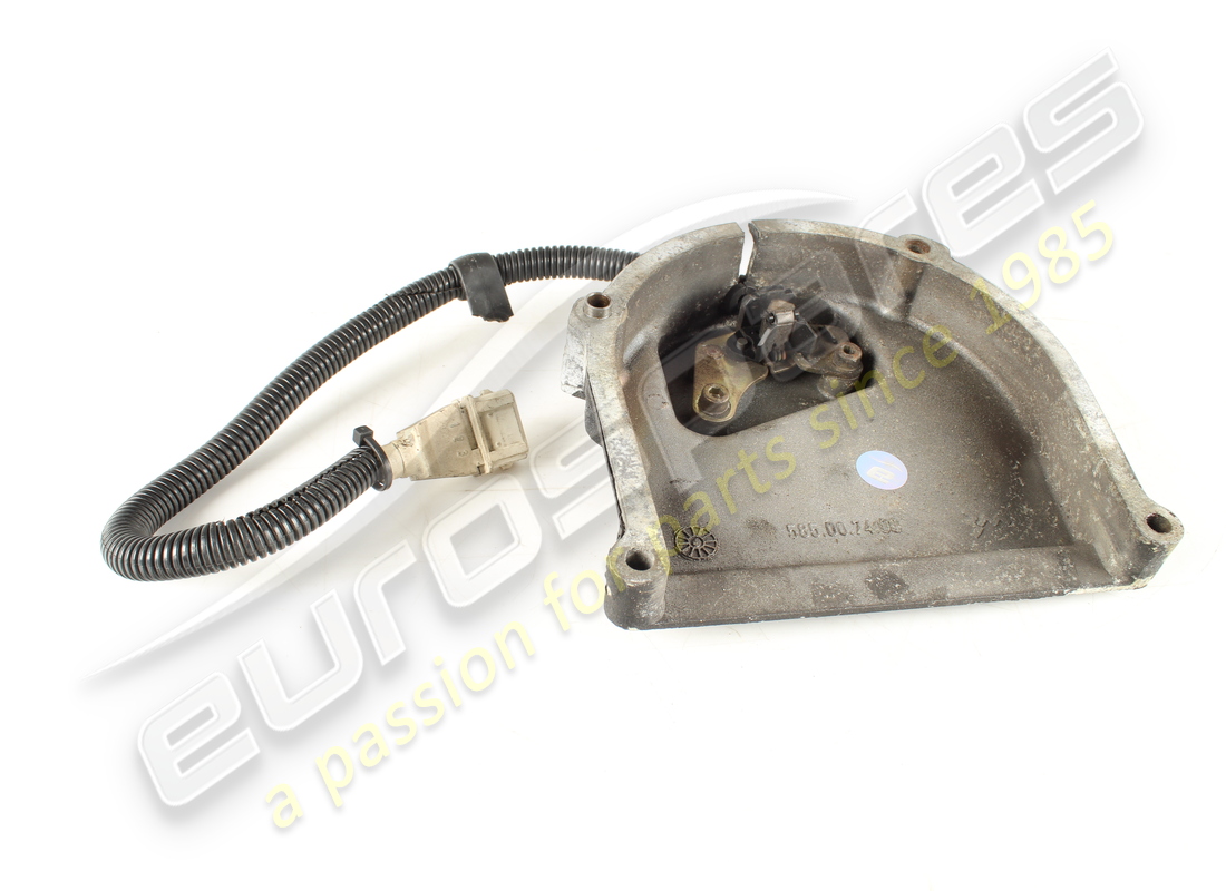 GEBRAUCHTE MASERATI VORDERE RECHTE SENSORHALTERABDECKUNG. TEILENUMMER 585007400 (2) gebrauchte maserati vordere rechte sensorhalterabdeckung. teilenummer 585007400 (2)