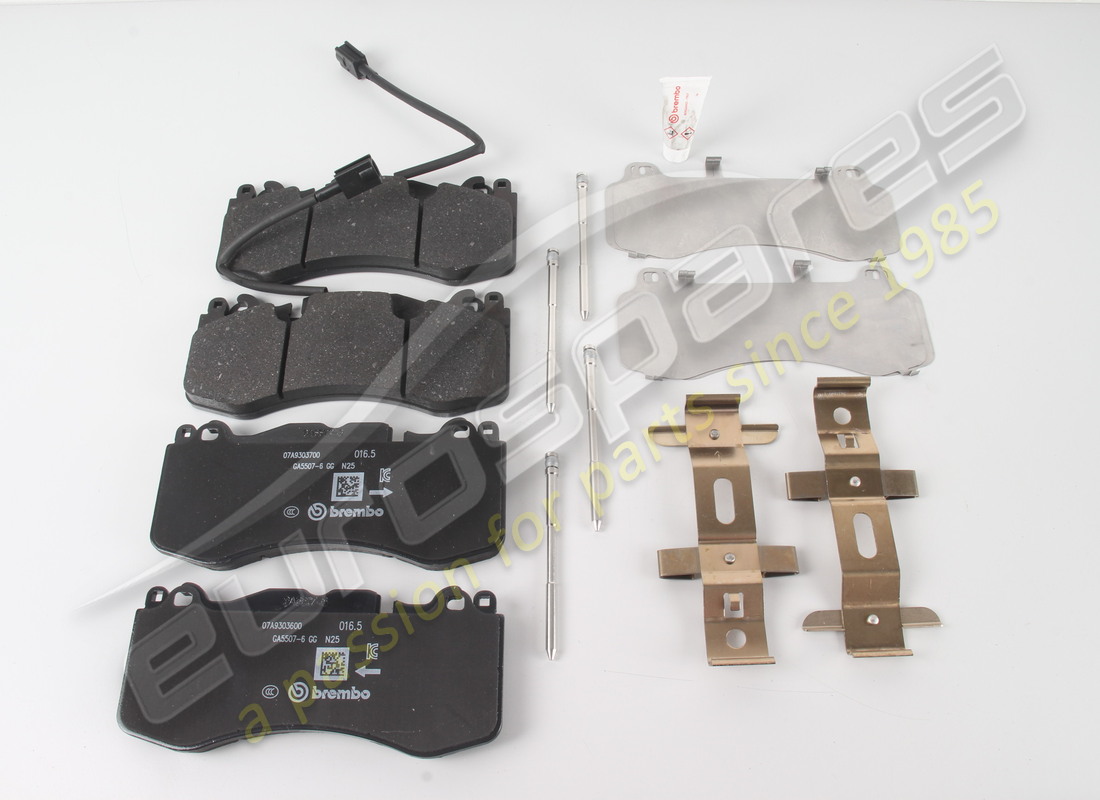 neues maserati vorderes pads-kit. teilenummer 673013776 (1)
