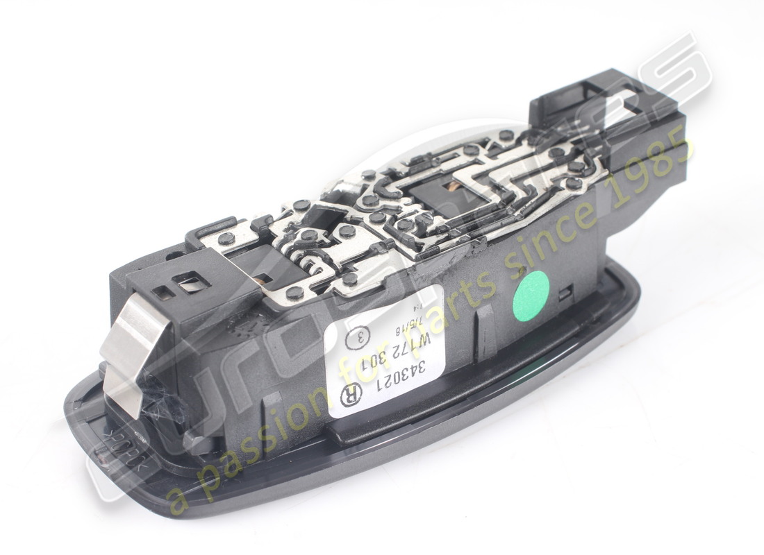 GEBRAUCHTE FERRARI RECHTE HINTERE DECKENLEUCHTENEINHEIT. TEILENUMMER 343021 (3) gebrauchte ferrari rechte hintere deckenleuchteneinheit. teilenummer 343021 (3)