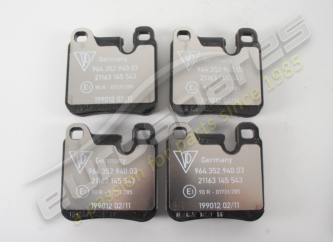 neu porsche 1 bremsbelagsatz für scheibenbremsen - bestehend aus: - bremsbelag - d >>- mj 1992. teilenummer 96435294903 (1)