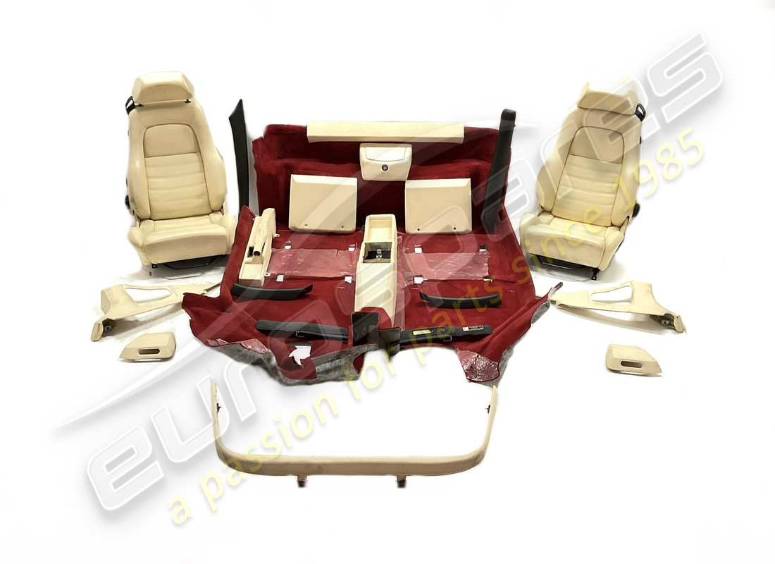 gebraucht eurospares 456 gt creme & schwarzes innenausstattung mit rotem teppich (gebraucht). teilenummer eap1394573 (2)