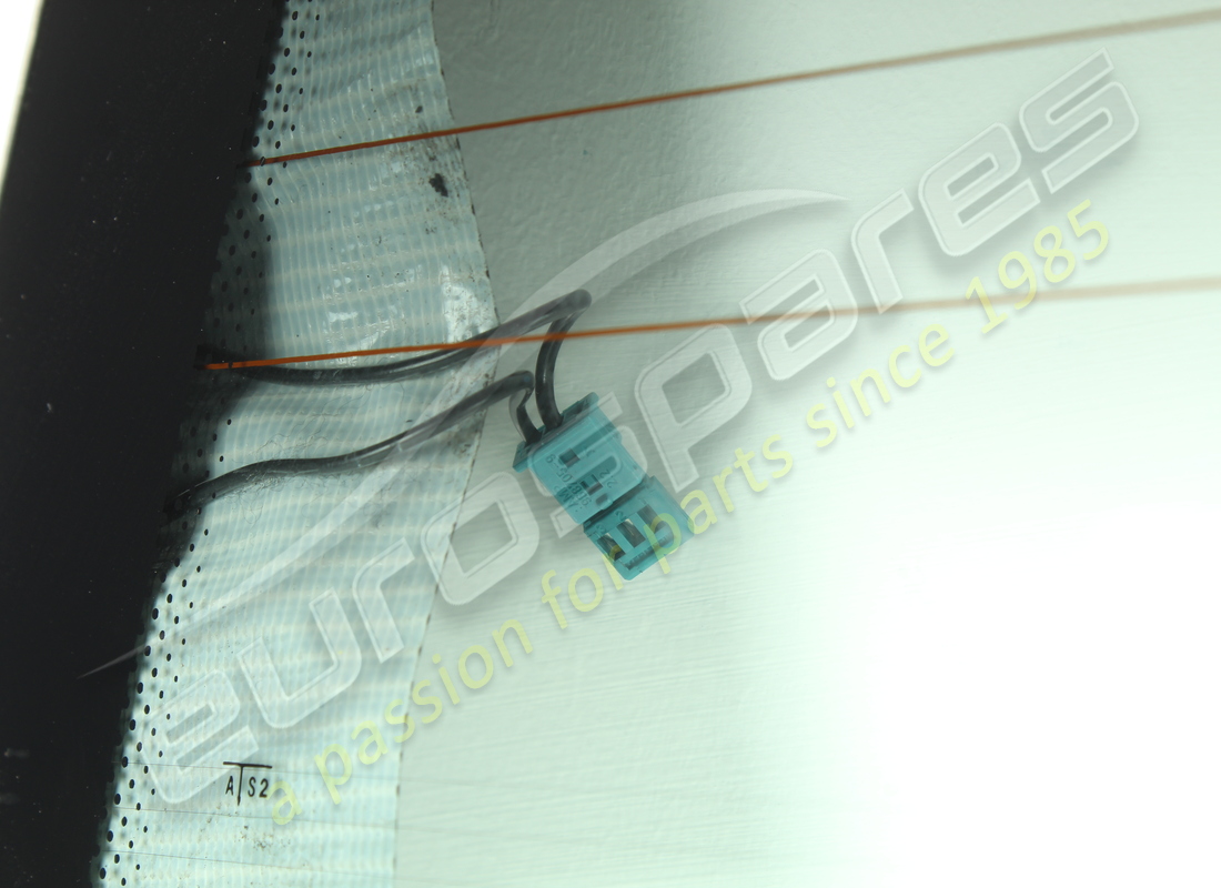 gebrauchte maserati heckfensterglas. teilenummer 83745100 (4)