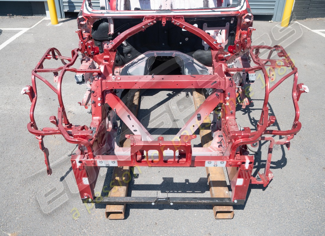 gebrauchtes ferrari vorderes fahrgestell. teilenummer eap1552616 (4)