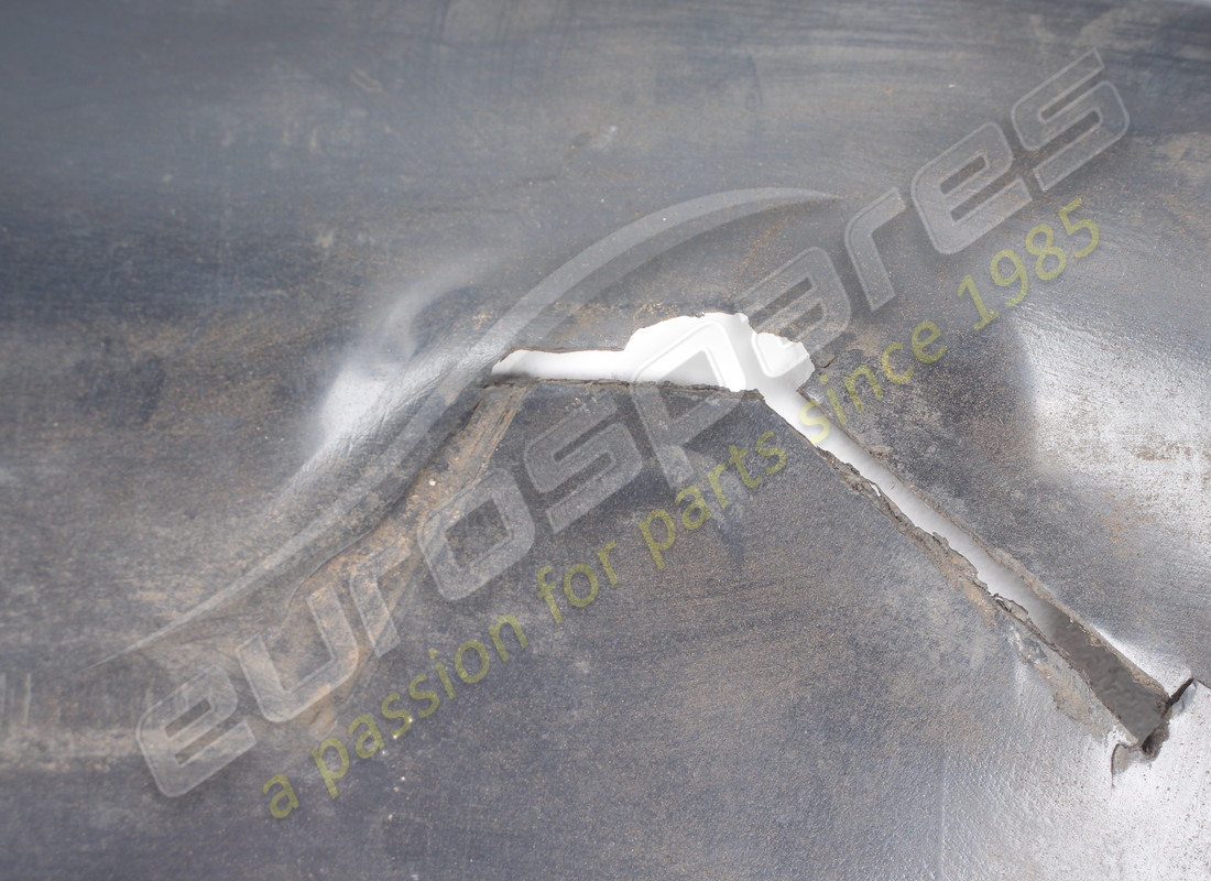 BESCHÄDIGT MASERATI VORDERES UNTERES SCHUTZBLECH. TEILENUMMER 386100164 (5) beschädigt maserati vorderes unteres schutzblech. teilenummer 386100164 (5)