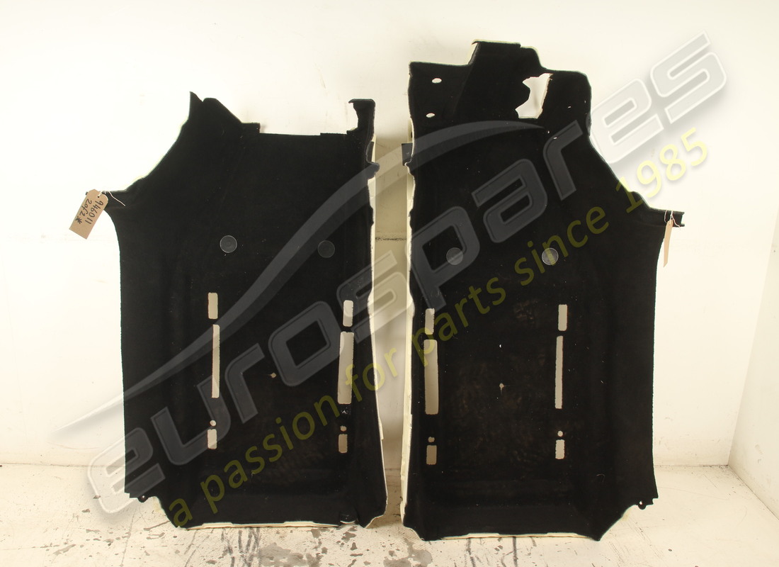 GEBRAUCHTES Ferrari BODENMATTEN-KIT. TEILENUMMER 946011 (1)