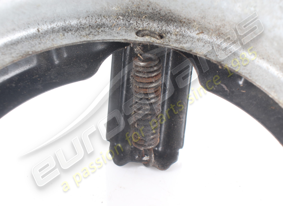 GEBRAUCHTE FERRARI SCHEINWERFERSCHALE. TEILENUMMER 60154804 (4) gebrauchte ferrari scheinwerferschale. teilenummer 60154804 (4)