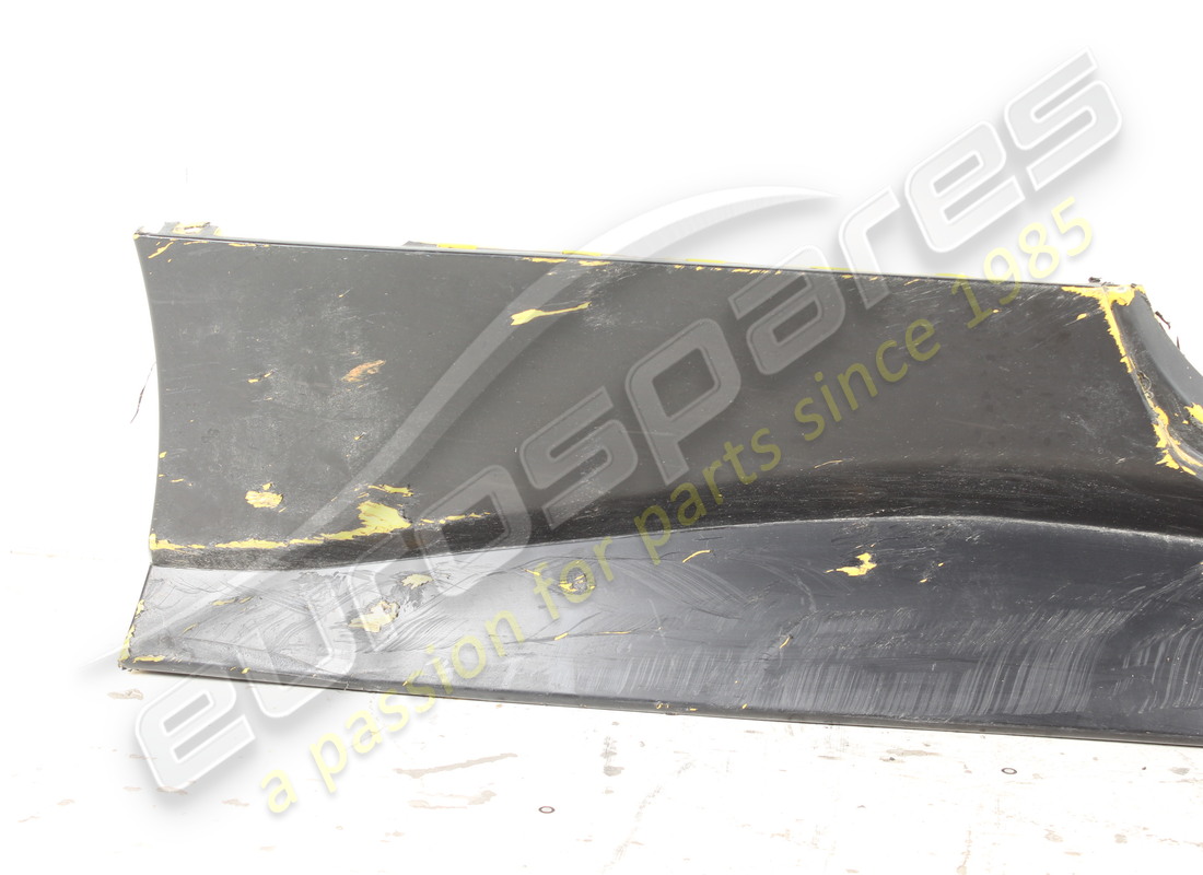 beschädigte ferrari komplette rechte untertürverkleidung. teilenummer 88540610 (3)