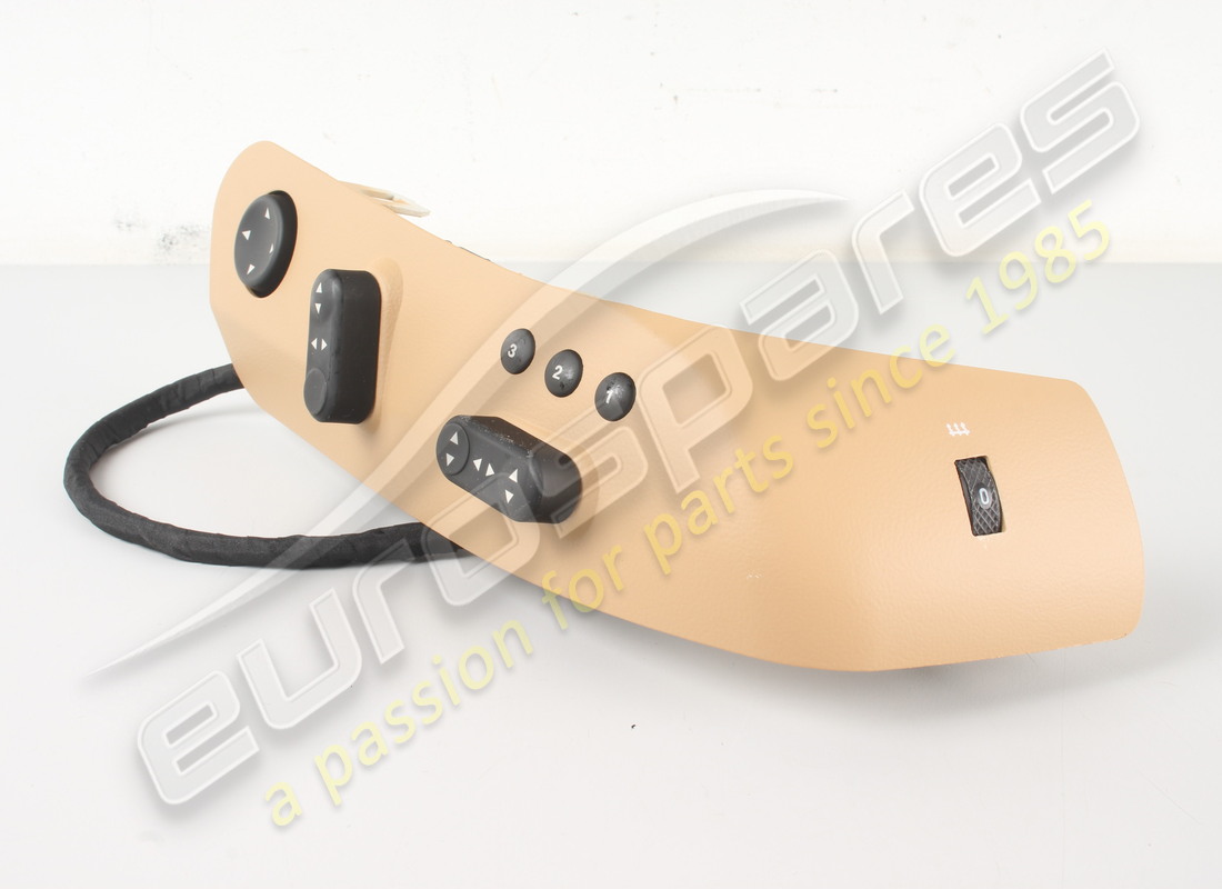 NEU (SONSTIGES) Maserati RHD RH STRG-TASTENFELD, BEIGE. TEILENUMMER 981321830 (1)