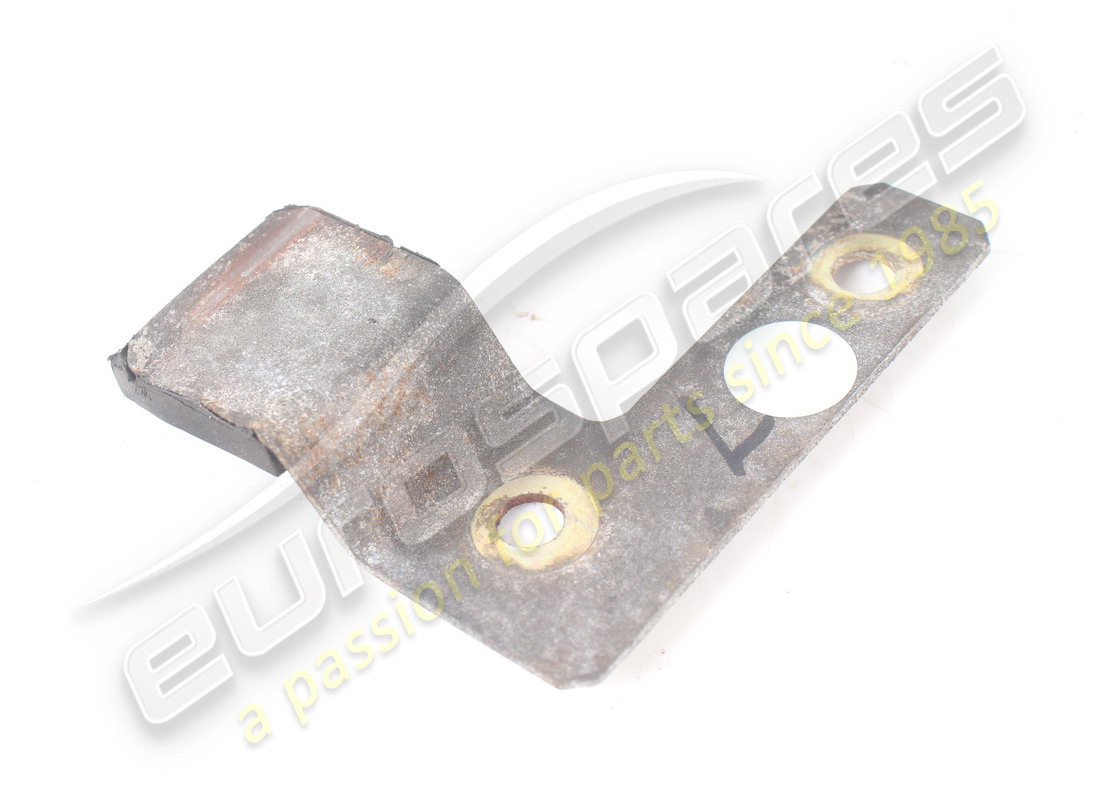 VERWENDETE Maserati HALTERUNG. TEILENUMMER 384000143 (1)