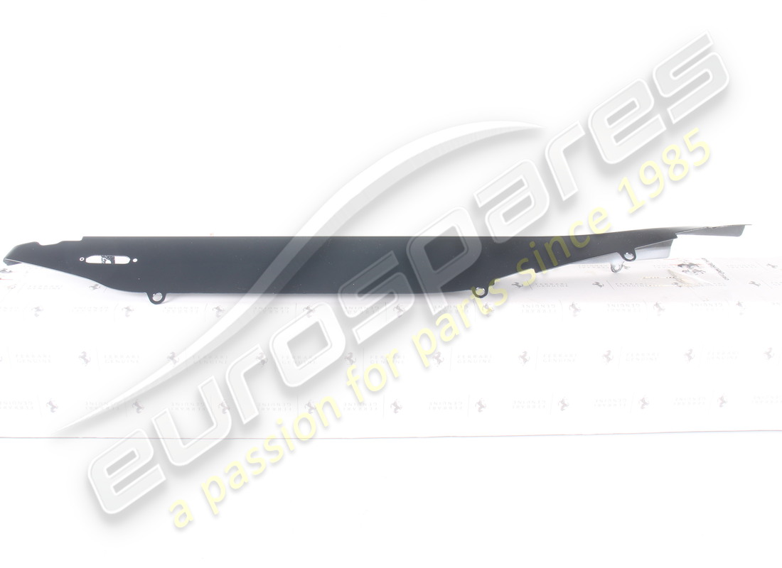 NEUE FERRARI VERKLEIDUNGSPLATTE ÜBER HANDSCHUH VERGLEICHS-TEILENUMMER 86173700 (4) neue ferrari verkleidungsplatte über handschuh vergleichs-teilenummer 86173700 (4)